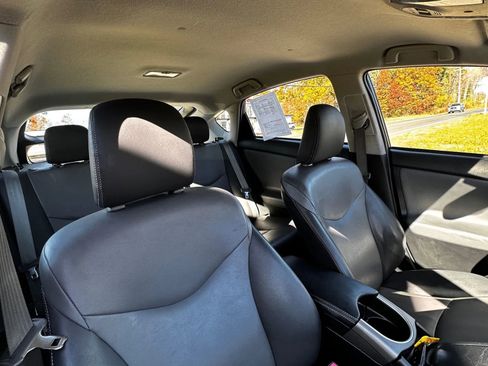 Used 2012 Toyota Prius Four image 30