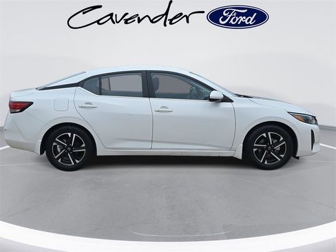 Used 2024 Nissan Sentra SV image 4