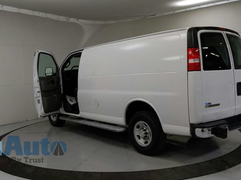 Used 2021 Chevrolet Express 2500 w/ Driver Convenience Package RWD image 15