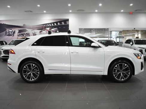 Used 2025 Audi Q8 Premium AWD/4WD image 12