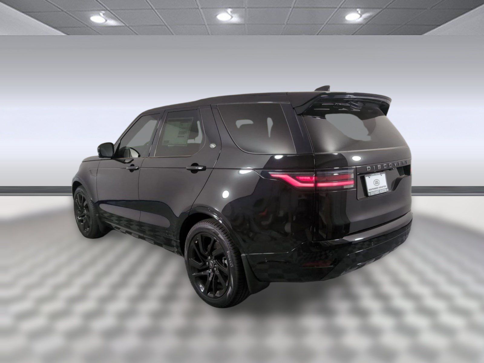 Used 2025 Land Rover Discovery Dynamic SE AWD/4WD image 3