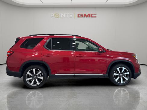 Used 2023 Honda Pilot Touring image 8