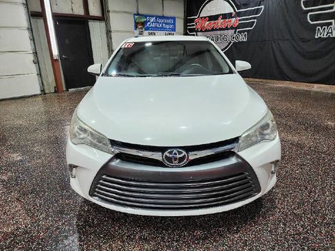 Used 2016 Toyota Camry LE FWD image 2