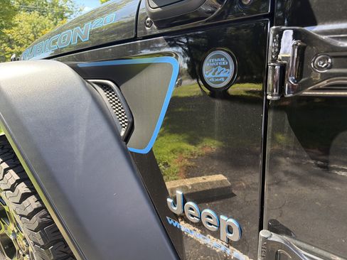 Used 2023 Jeep Wrangler Unlimited Rubicon 4xe AWD/4WD image 14