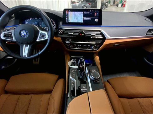Certified 2023 BMW 530e xDrive w/ Premium Package AWD/4WD image 15