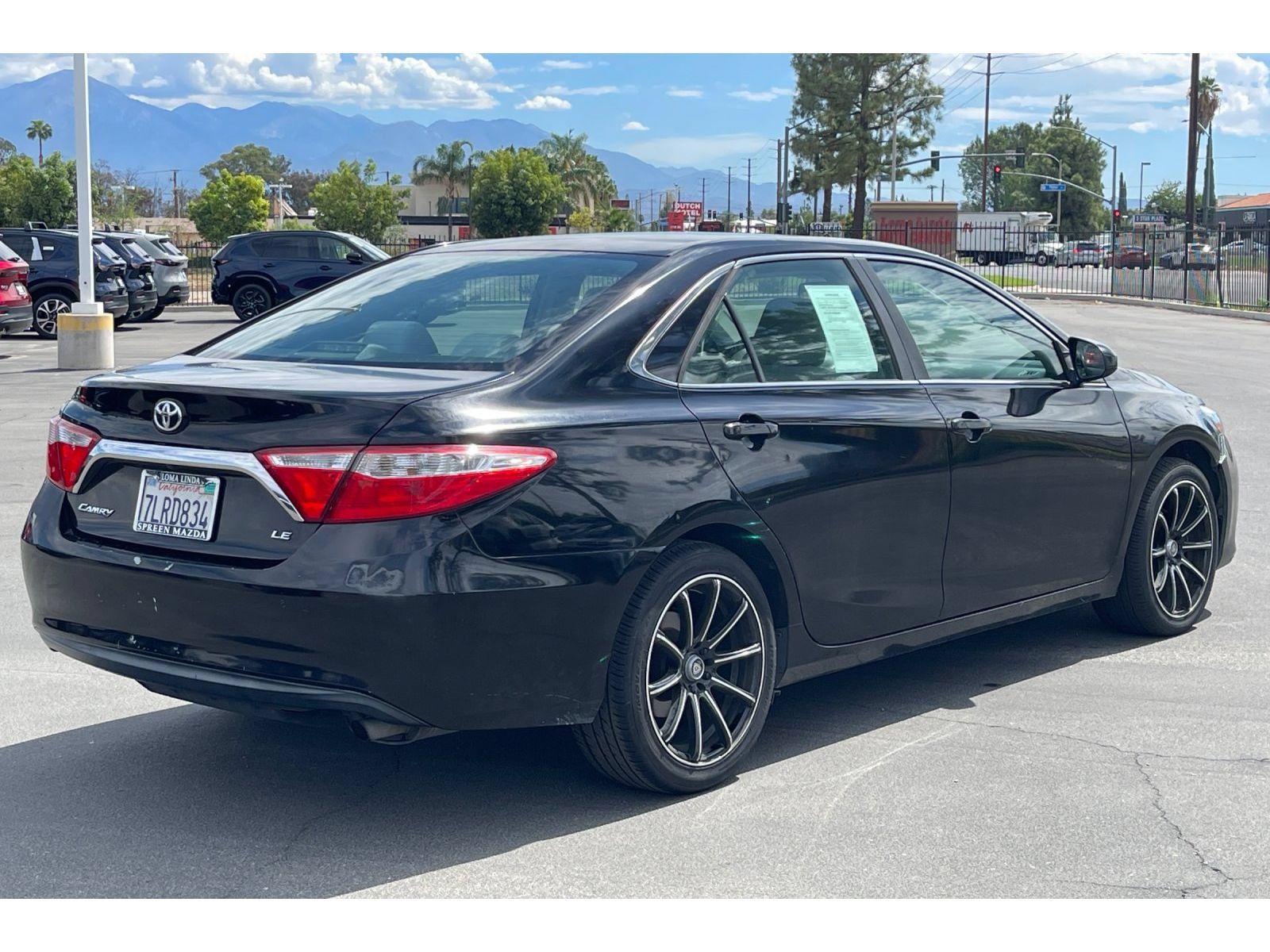 Used 2015 Toyota Camry LE FWD image 5