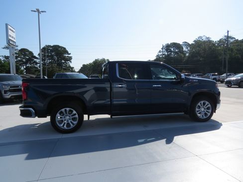 Certified 2022 Chevrolet Silverado 1500 LTZ w/ Technology Package image 5