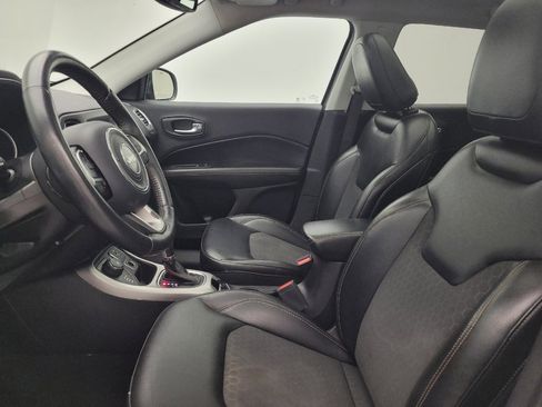 Used 2018 Jeep Compass Latitude w/ Popular Equipment Group AWD/4WD image 17