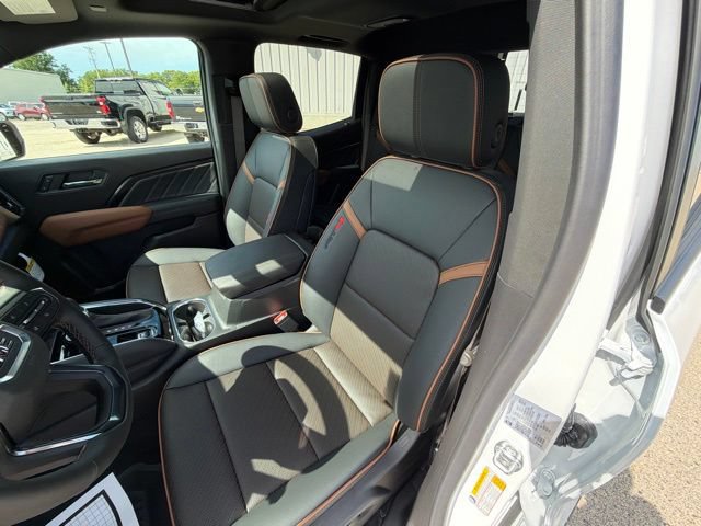 New 2026 GMC Canyon AT4 w/ Technology Plus Package AWD/4WD image 12