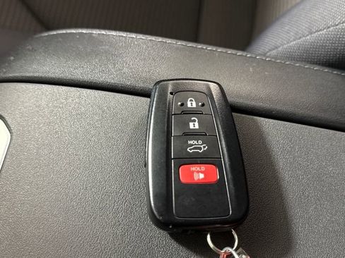 Used 2023 Toyota Highlander LE image 39