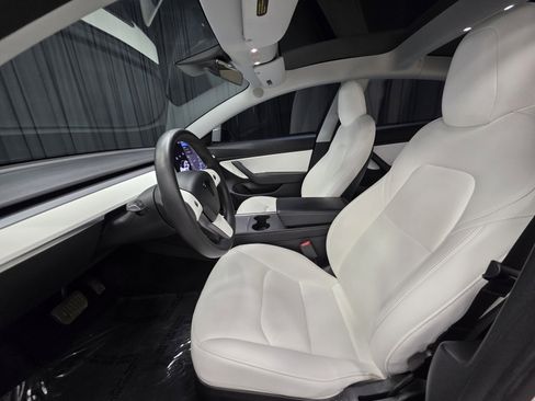 Used 2021 Tesla Model 3 Standard Range Plus image 17