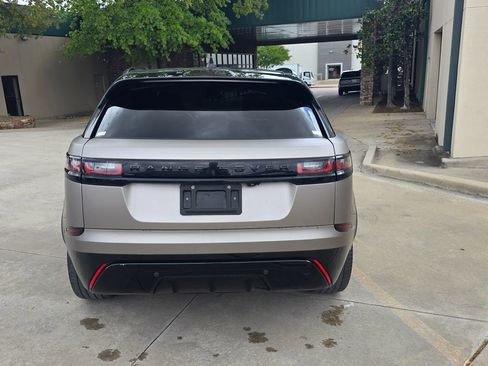 Used 2019 Land Rover Range Rover Velar R-Dynamic SE image 3