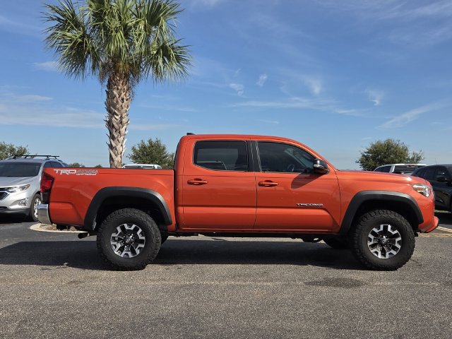 Used 2018 Toyota Tacoma TRD Off-Road AWD/4WD image 7