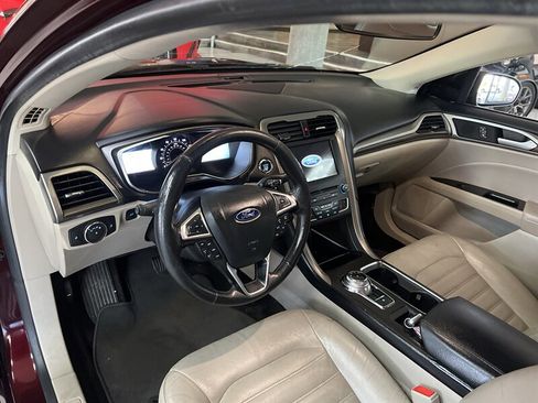 Used 2018 Ford Fusion SE w/ Fusion SE Technology Package image 11