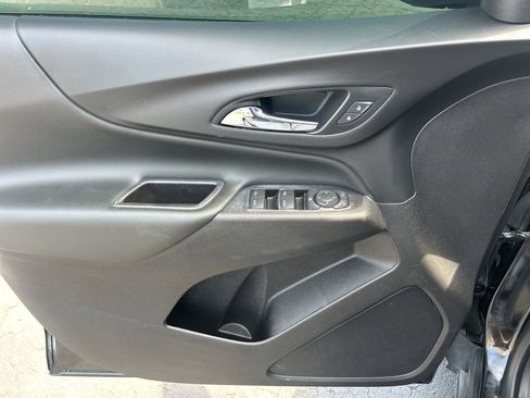 Used 2021 Chevrolet Equinox LT FWD image 15