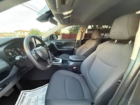 Used 2025 Toyota RAV4 LE AWD/4WD image 11