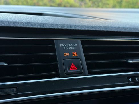 Used 2022 Volkswagen Tiguan SE R-Line FWD image 32
