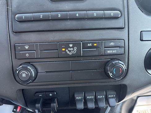 Used 2016 Ford F550 2WD Regular Cab Super Duty image 14