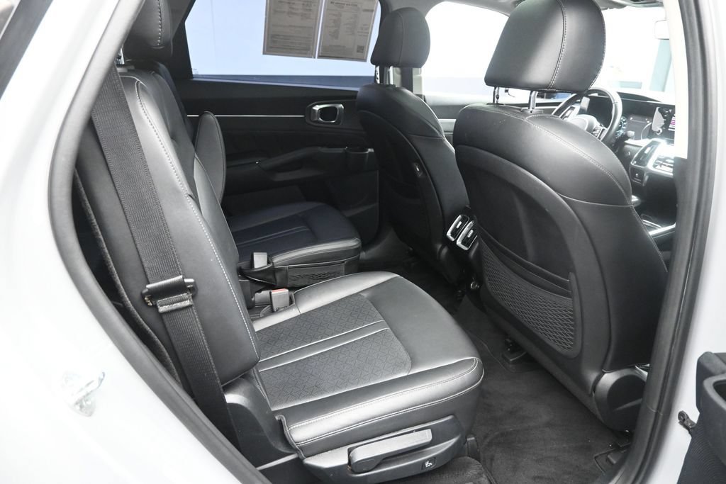 Used 2023 Kia Sorento SX AWD/4WD image 25