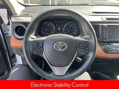 Used 2017 Toyota RAV4 Platinum image 11