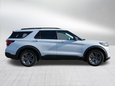 Used 2026 Ford Explorer Active w/ Active Comfort Package AWD/4WD image 8