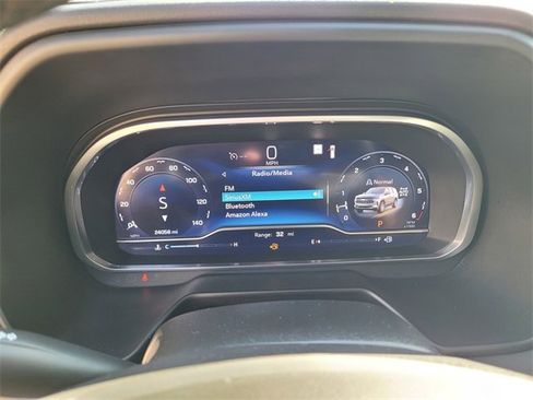 Used 2023 Chevrolet Tahoe Z71 w/ Luxury Package image 19