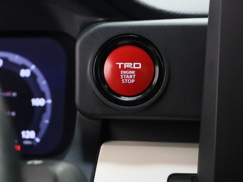 Certified 2024 Toyota Tacoma TRD Off-Road AWD/4WD image 17