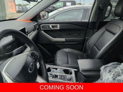 Used 2024 Ford Explorer XLT w/ Equipment Group 202A AWD/4WD image 7