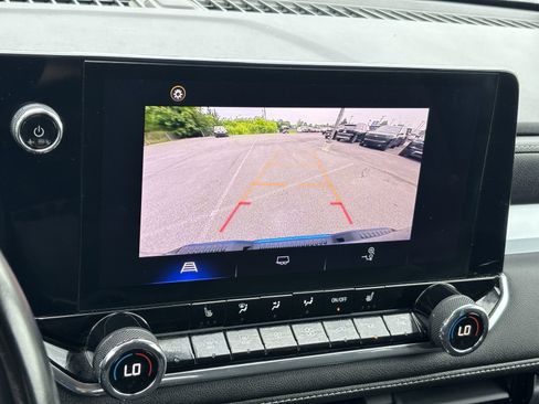 Used 2023 Chevrolet Colorado LT w/ LT Convenience Package II RWD image 6