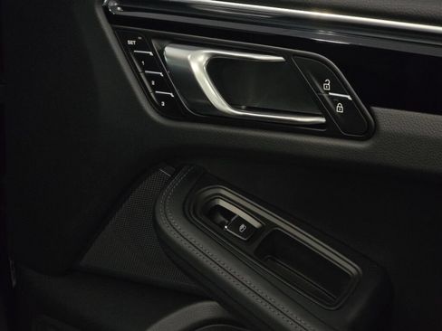 Certified 2026 Porsche Macan Turbo AWD/4WD image 30