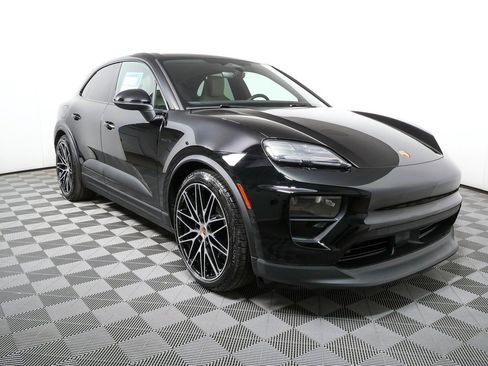 New 2025 Porsche Macan Electric image 27