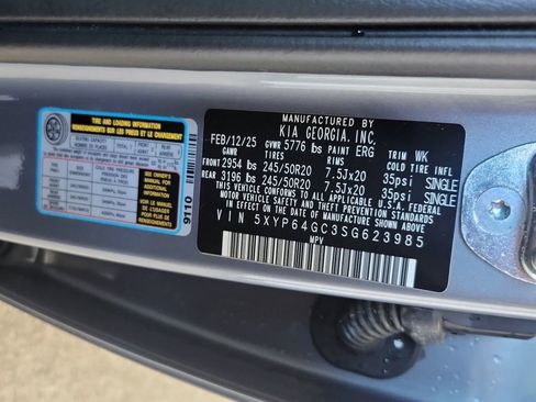 Used 2025 Kia Telluride S image 9