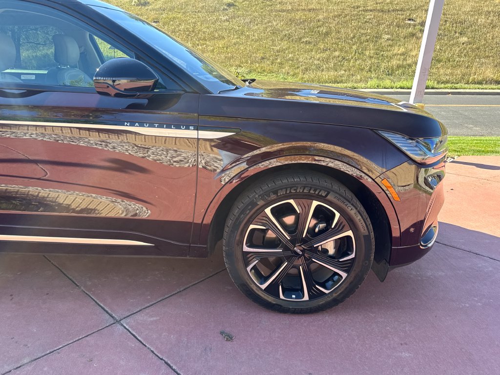 Used 2024 Lincoln Nautilus Reserve w/ Equipment Group 202A AWD/4WD image 35