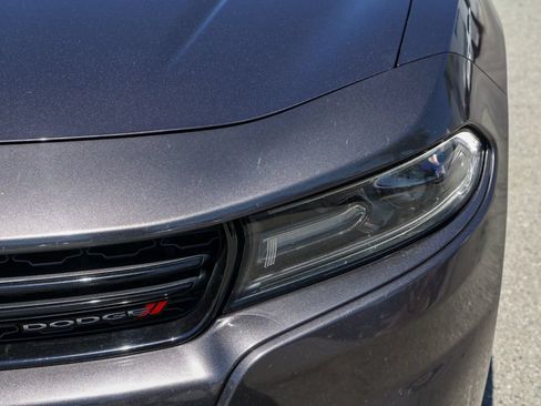 Used 2019 Dodge Charger SXT RWD image 10