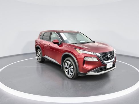 Used 2023 Nissan Rogue SV image 2