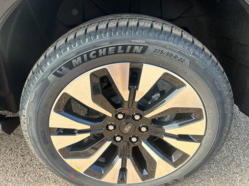 New 2025 Ford Expedition Platinum w/ Driver's Package image 10