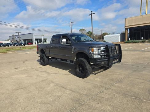 Used 2021 Ford F250 Lariat w/ Lariat Value Package image 7