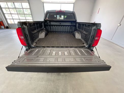 Used 2018 Chevrolet Colorado Z71 AWD/4WD image 23