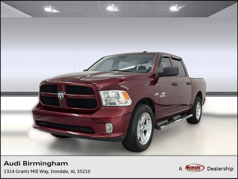Used 2017 RAM 1500 Express RWD image 1