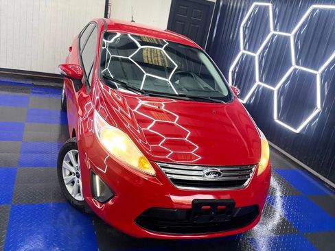 Used 2013 Ford Fiesta SE image 9