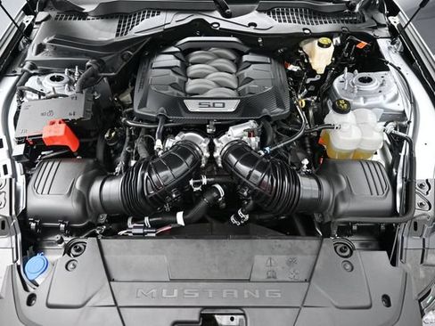 Used 2025 Ford Mustang GT Premium RWD image 31