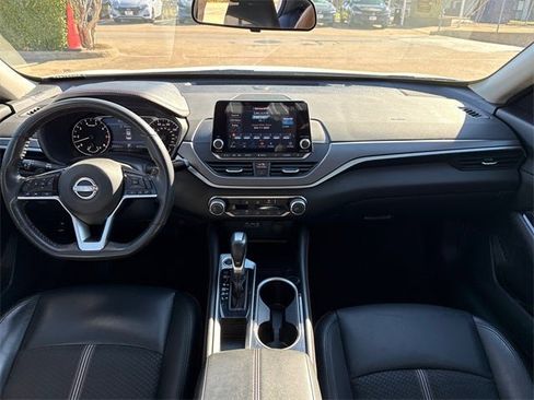 Used 2024 Nissan Altima 2.5 SR image 12