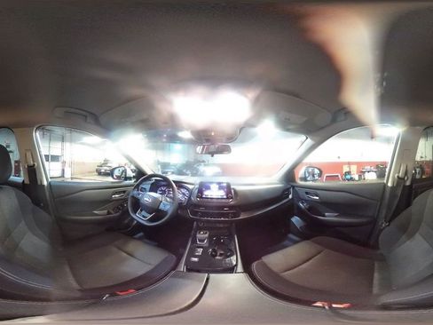 Used 2025 Nissan Rogue SV image 43