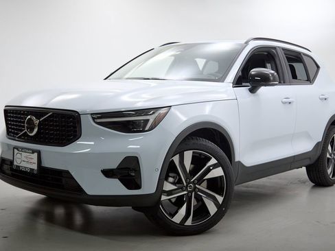 New 2026 Volvo XC40 B5 Ultra w/ Climate Package AWD/4WD image 2