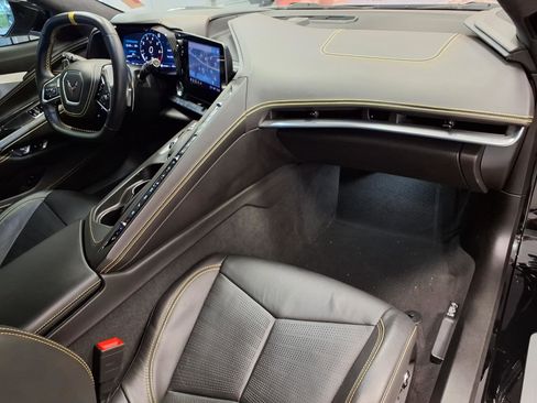 Used 2021 Chevrolet Corvette Stingray Premium Cpe w/ Z51 Performance Package RWD image 9
