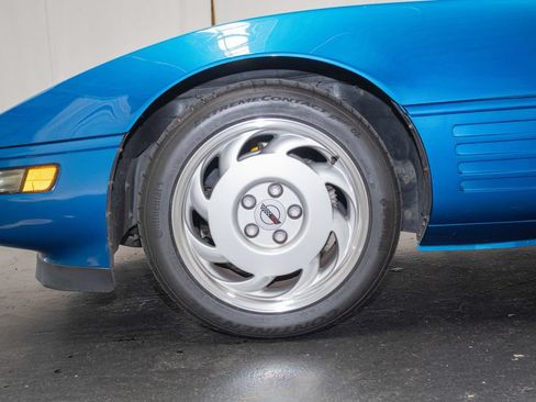Used 1992 Chevrolet Corvette Coupe RWD image 8