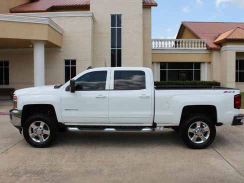 Used 2016 Chevrolet Silverado 2500 LT w/ LT Convenience Package AWD/4WD image 10