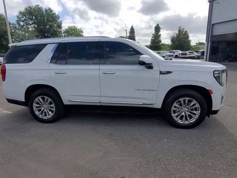 Used 2022 GMC Yukon SLT w/ SLT Premium Package image 50