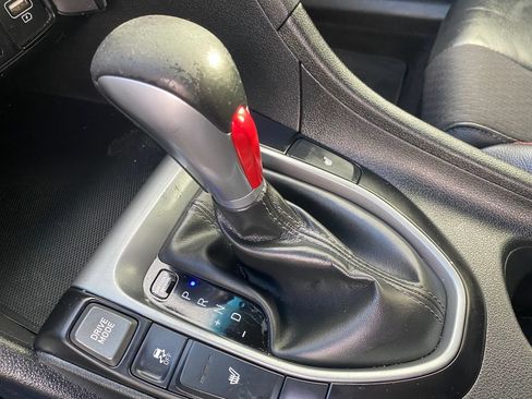 Used 2019 Hyundai Veloster Turbo FWD image 35