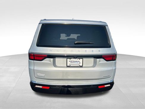 Used 2022 Jeep Wagoneer Series II AWD/4WD image 4